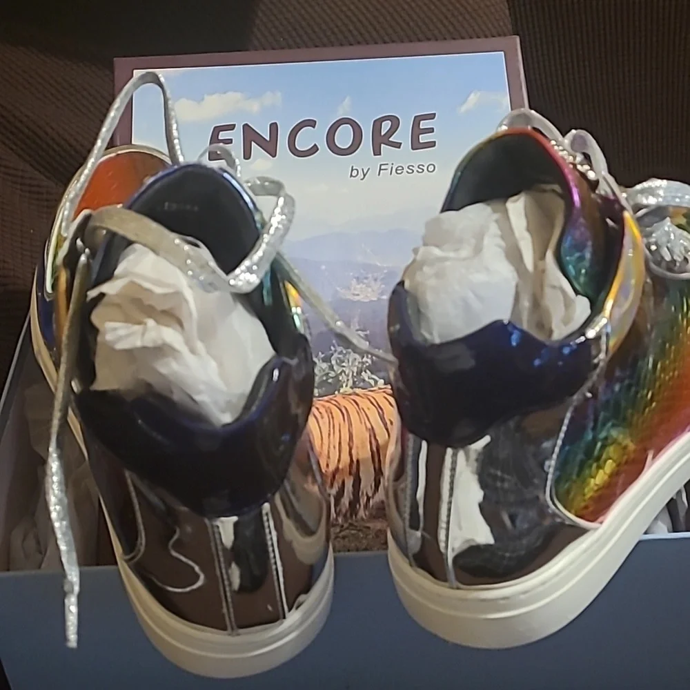 New Encore by Fiesso sneakers size 8, 10 and 11 - Picture 3 of 8